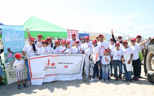 Voluntariado de TIA se une a limpieza de playas