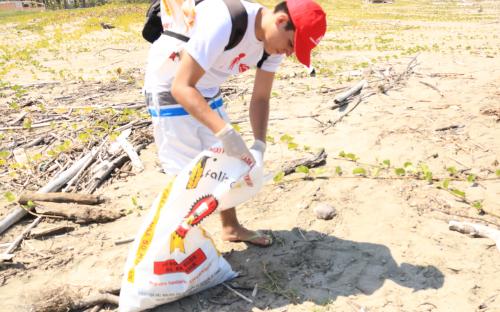 Voluntariado de TIA se une a limpieza de playas