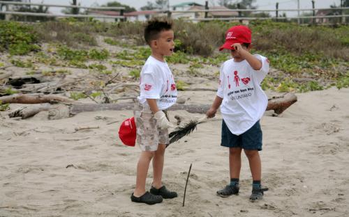 Realizamos limpieza de playas junto a nuestros colaboradores