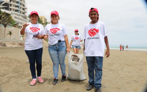 Almacenes TÍA participó en la limpieza de playas “AGUA VIVA 2016”