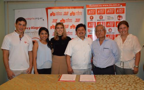 Almacenes TIA y Fe y Alegría se unen a favor de la educación