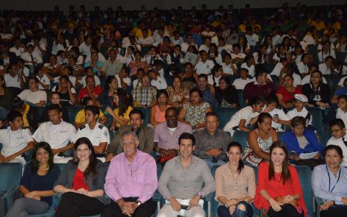 TIA presente en la clausura de genios del Universo