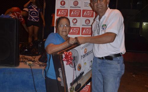Celebramos con tarjetas obsequios y productos a las madres de Portoviejo