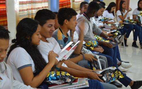 Talleres para padres y estudiantes sobre prevención de drogas en Guayaquil