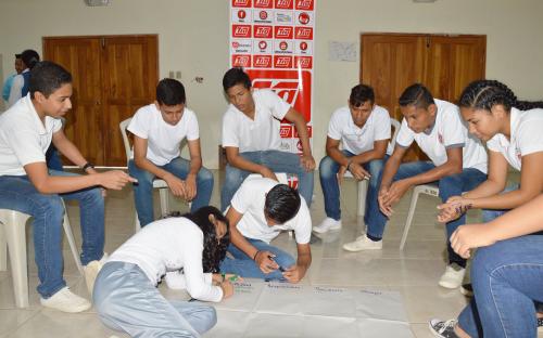 Talleres para padres y estudiantes sobre prevención de drogas en Guayaquil