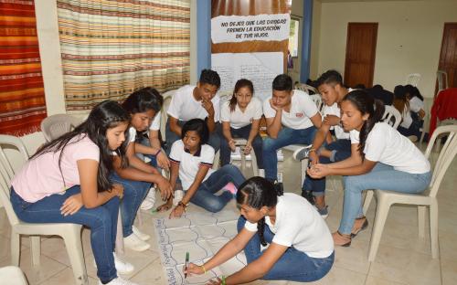 Talleres para padres y estudiantes sobre prevención de drogas en Guayaquil