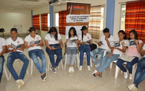 Talleres para padres y estudiantes sobre prevención de drogas en Guayaquil