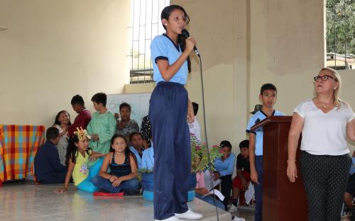 Donamos libros para la Unidad Educativa Fiscomisional San Ignacio de Loyola