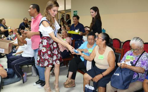 Colaboramos con el evento para adultos mayores del Club Rotario Moderno de Guayaquil