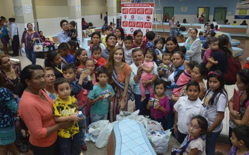 Acompañamos a la virreina de Guayaquil al Hospital Roberto Gilbert