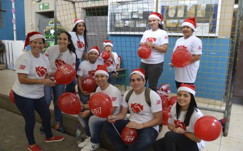 Realizamos nuestra Chocolatada Navideña en 171 instituciones educativas