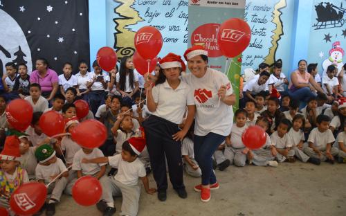 Realizamos nuestra Chocolatada Navideña en 171 instituciones educativas