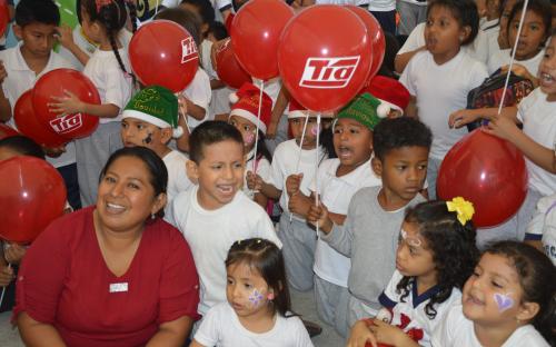 Realizamos nuestra Chocolatada Navideña en 171 instituciones educativas