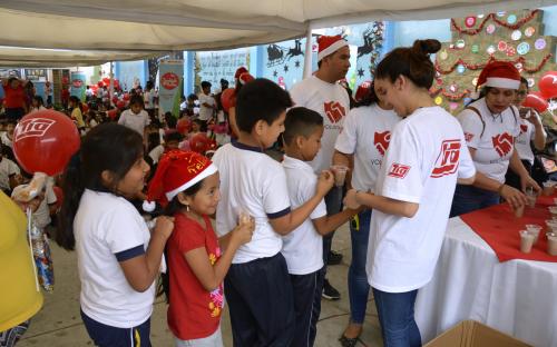 Realizamos nuestra Chocolatada Navideña en 171 instituciones educativas