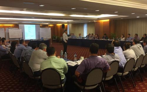 Colaboradores se capacitan en taller "el arte de negociar”