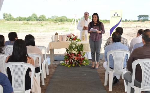 Colocamos primera piedra de nuevo Centro Nacional de Distribución
