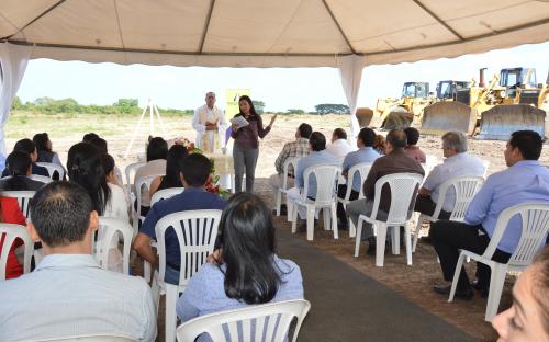 Colocamos primera piedra de nuevo Centro Nacional de Distribución