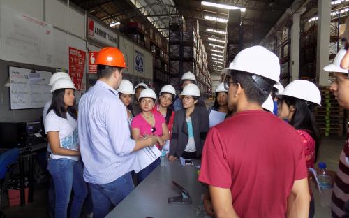 Estudiantes de la ESPOL visitan nuestro Centro Nacional de Distribución