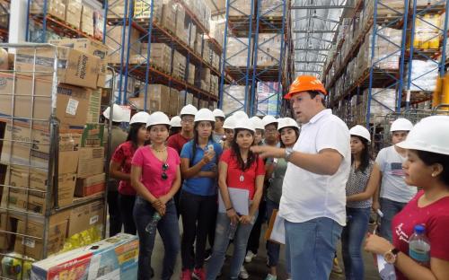 Estudiantes de la ESPOL visitan nuestro Centro Nacional de Distribución