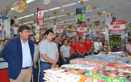 Tía-Reinaguramos local de Tía en Manta
