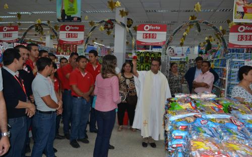Tía-Reinaguramos local de Tía en Manta