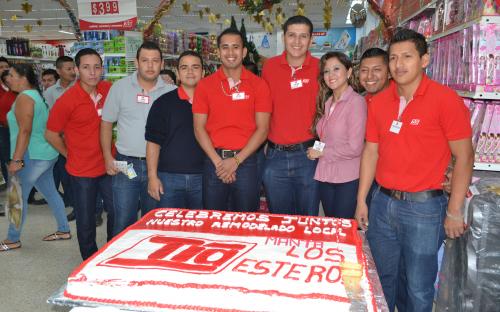Tía-Reinaguramos local de Tía en Manta