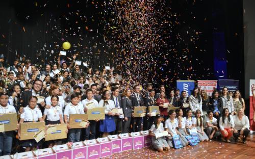 Participamos en la premiación de Supergenios y Superminigenios de El Universo