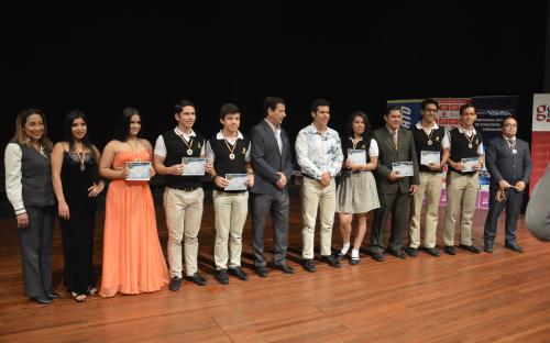 Participamos en la premiación de Supergenios y Superminigenios de El Universo